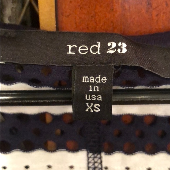 Red 23 - Picture 3 of 3